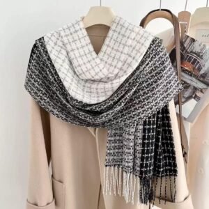 Alternative view of Split Check Shawl